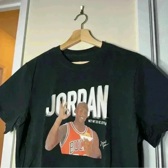 🔥Jordan Men’s Flight MVP Graphic T-shirt  Size Medium Nike Michael Jordan NBA - Picture 2 of 4